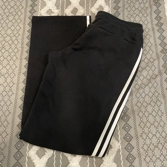 Adidas Women’s Black 3-Stripe Open-Leg Fleece Sweatpants Size M - Picture 6 of 10